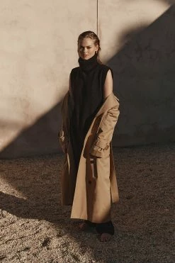 DISSH Boutiques CLOTHING RORY BLACK ROLL NECK VEST