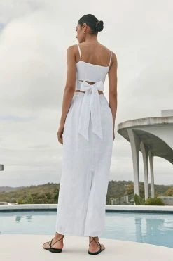 DISSH Boutiques ZUMA WHITE LINEN WRAP CROP TOP