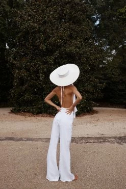 DISSH Boutiques AISLE WHITE LINEN FLARE PANT SETS
