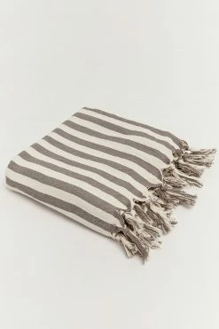 MARIA FARRO GRIZO BEACH TOWEL