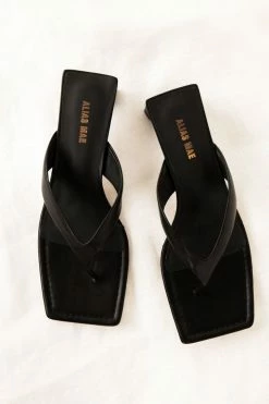 Hot Sale ๐ฅฐ ALIAS MAE NOAH BLACK LEATHER HEEL ๐ 7 ALIAS MAE NOAH BLACK LEATHER HEEL