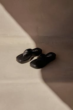 ALIAS MAE SENSO XOLANI EBONY SANDAL