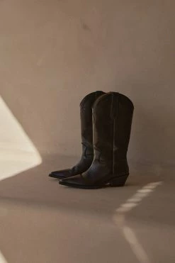 ACCESSORIES ALIAS MAE FINLEY BLACK LEATHER BOOT