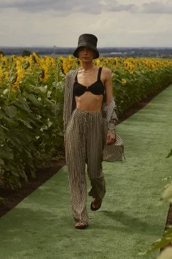 DISSH Boutiques SUNMOTION RUNWAY MARLOW BEIGE GEO DRAWSTRING PANT