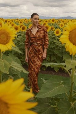 DISSH Boutiques SUNMOTION RUNWAY ALEX BROWN WATERCOLOUR MIDI SKIRT