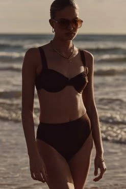 DISSH Boutiques AMAYA CHOC HIGH CUT BRIEF