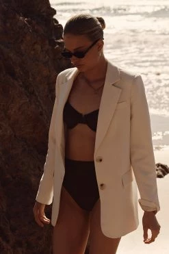 DISSH Boutiques KIRBY CREAM BLAZER CLOTHING