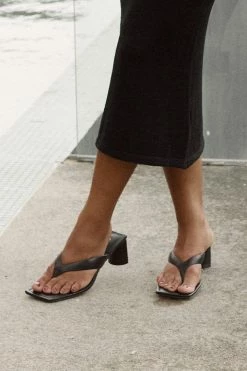 ALIAS MAE NOAH BLACK LEATHER HEEL