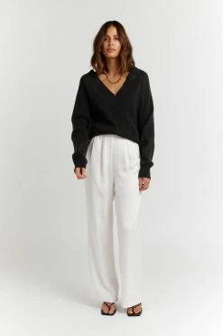 DISSH Boutiques SWEATERS ALDEA V NECK BLACK KNIT JUMPER