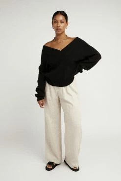 DISSH Boutiques SWEATERS ALDEA V NECK BLACK KNIT JUMPER