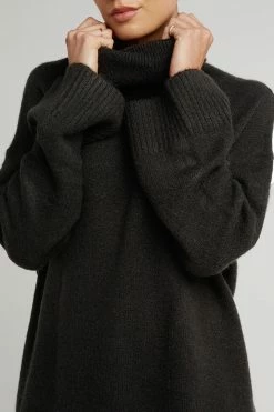 DISSH Boutiques BANKSIA BLACK OVERSIZED KNIT SWEATERS