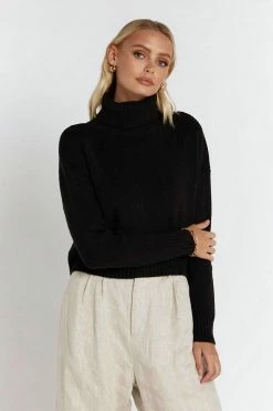 DISSH Boutiques NONI BLACK CROPPED KNIT JUMPER TOPS