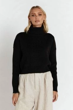 DISSH Boutiques NONI BLACK CROPPED KNIT JUMPER TOPS