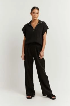 DISSH Boutiques HICKS BLACK ZIP FRONT KNIT VEST