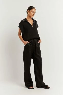 DISSH Boutiques HICKS BLACK ZIP FRONT KNIT VEST