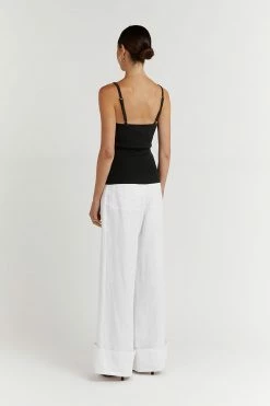 DISSH Boutiques ELEMENT BLACK SWEETHEART KNIT TOP