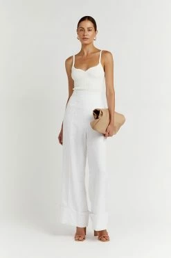 DISSH Boutiques ELEMENT WHITE SWEETHEART KNIT TOP