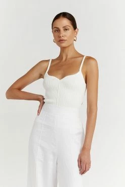 DISSH Boutiques ELEMENT WHITE SWEETHEART KNIT TOP