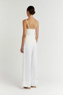 DISSH Boutiques ELEMENT WHITE SWEETHEART KNIT TOP