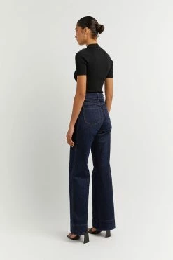 DISSH Boutiques DONNA BLACK SHORT SLEEVE KNIT TOP CLOTHING