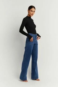 DISSH Boutiques DONNA BLACK SLEEVED KNIT TOP