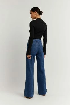 DISSH Boutiques DONNA BLACK SLEEVED KNIT TOP