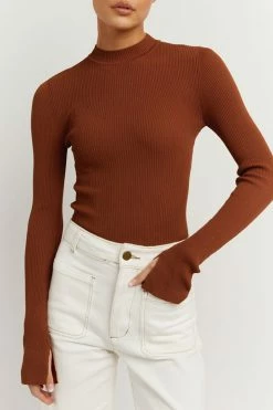 DISSH Boutiques TOPS DONNA TAN SLEEVED KNIT TOP