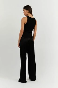 DISSH Boutiques LEE BLACK KNIT SCOOP TANK CLOTHING