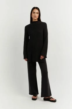 DISSH Boutiques HENLEY BLACK SLEEVED KNIT TUNIC