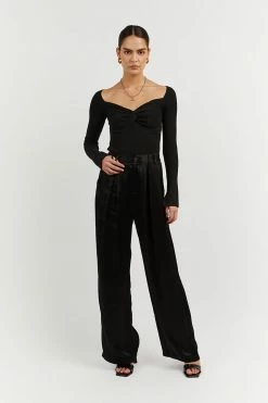 DISSH Boutiques ANIKA TWISTED BLACK SLEEVED TOP