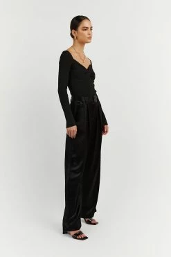 DISSH Boutiques ANIKA TWISTED BLACK SLEEVED TOP