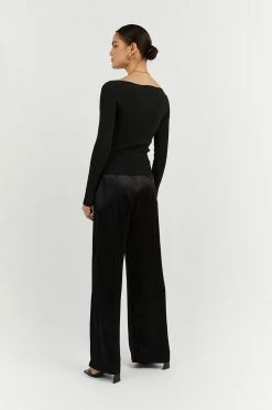 DISSH Boutiques ANIKA TWISTED BLACK SLEEVED TOP