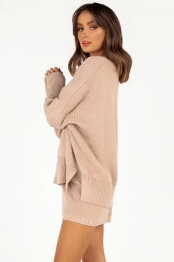 DISSH Boutiques RILEY LATTE KNIT SHORT SHORTS